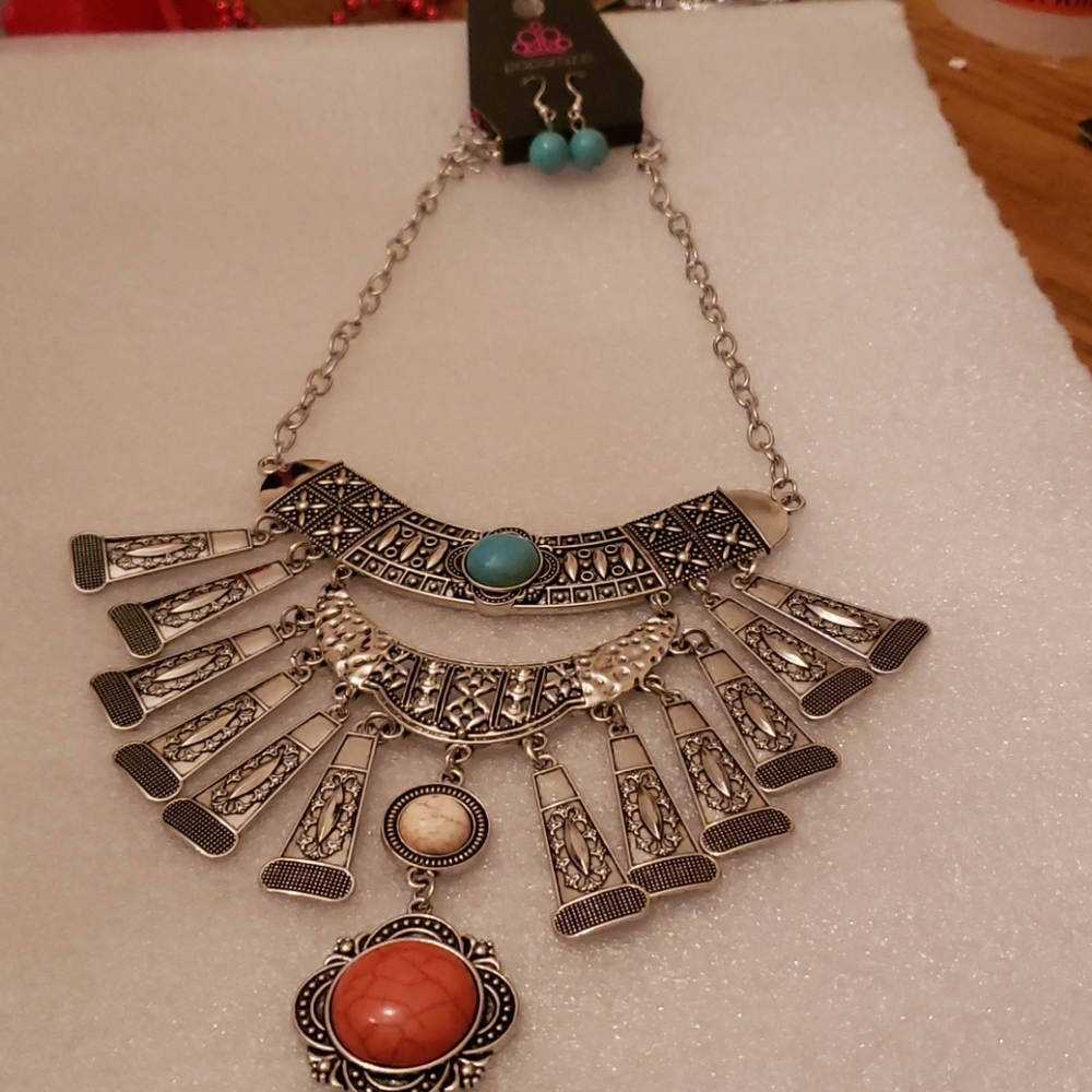 Necklace w earrings